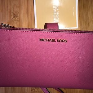 NWT. Michael Kors Rosewood Wristlet